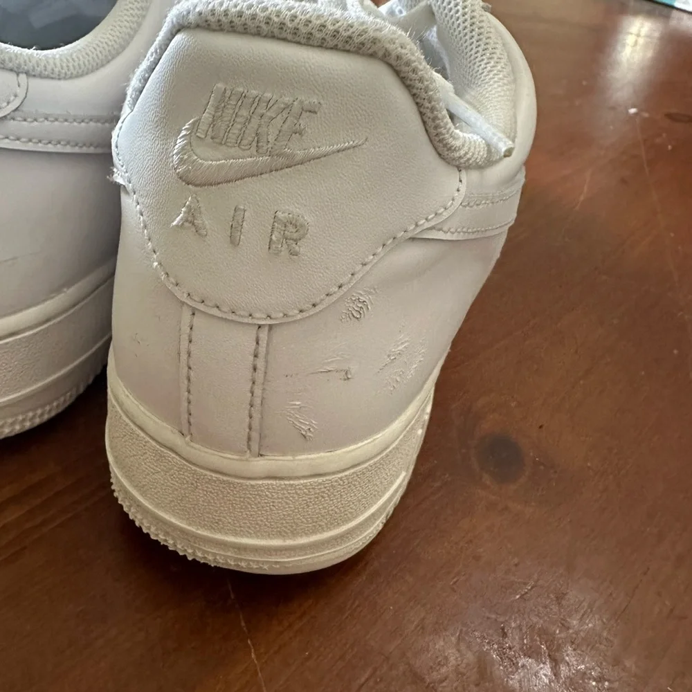 Men Nike Airforce 1s